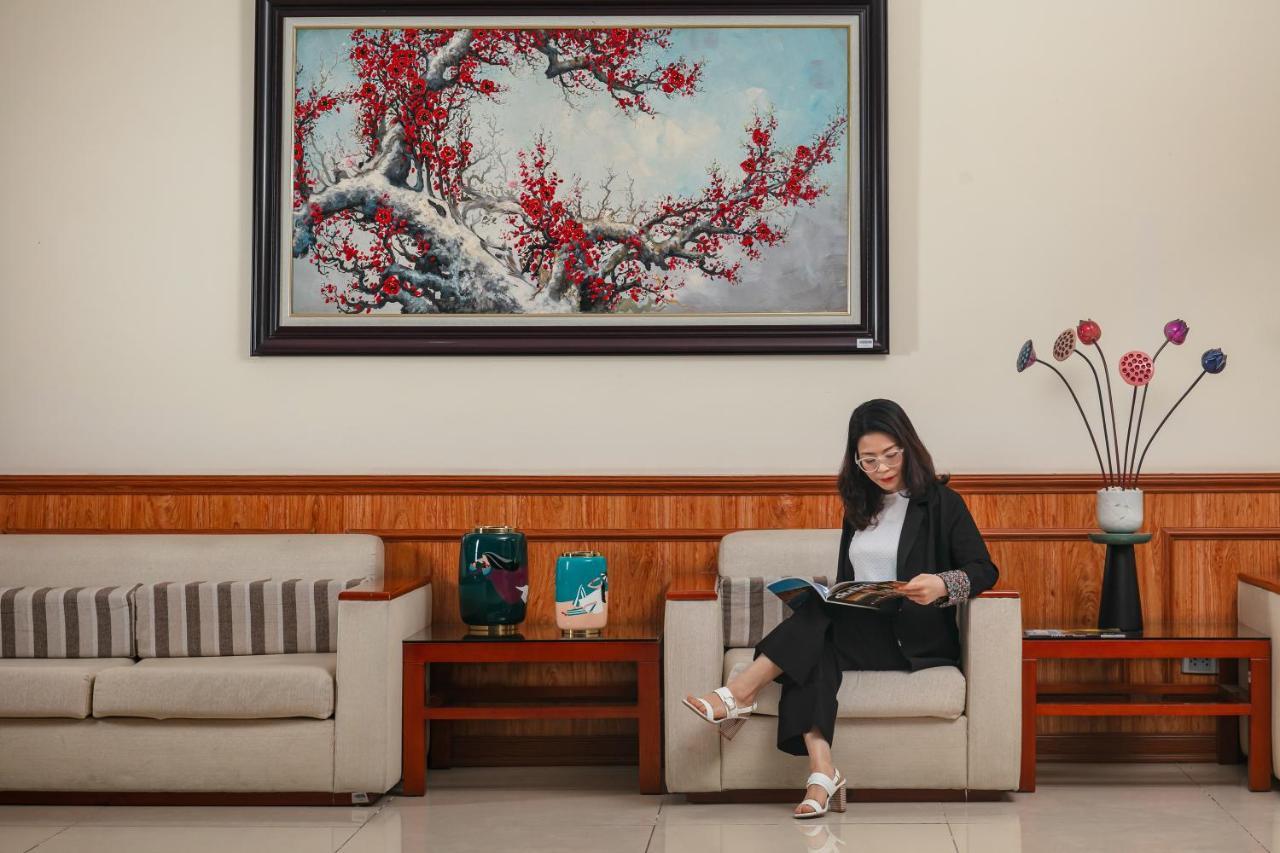 A25 Hotel - 705 Lac Long Quan Hanoi Kültér fotó